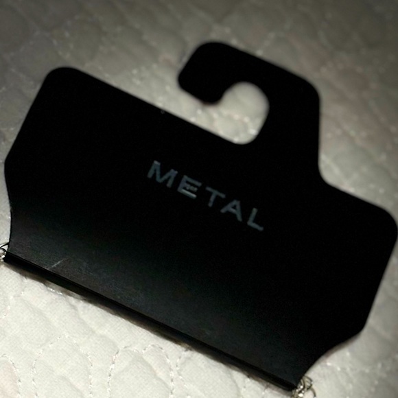 NWT!!! Metal multi circle charms two layer necklace - Picture 3 of 8